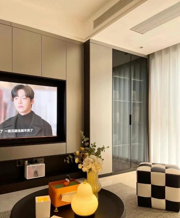 现代简约风格的，看着简单干净，住着舒服，而且越看越好看。 - 家居知识