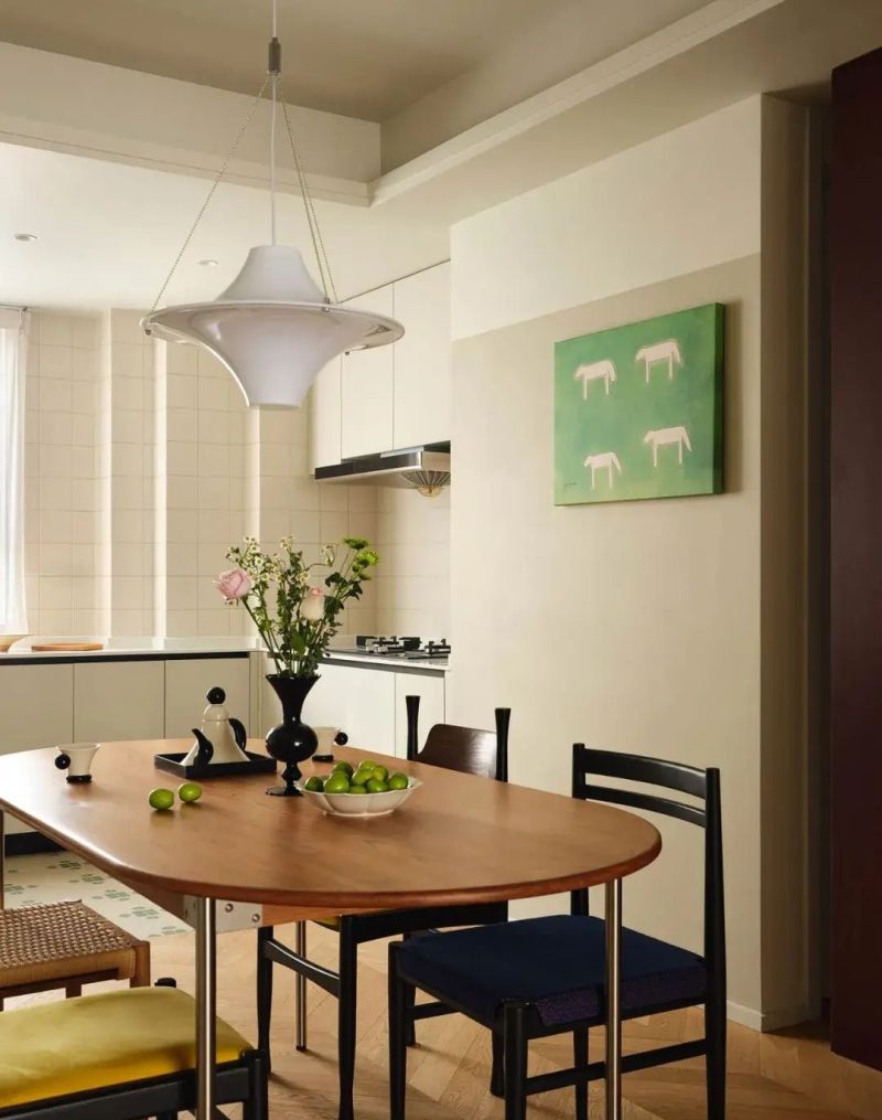 奶油风过时了？2026年更流行“奶油中古混搭”，温柔又有故事感 - 家居知识