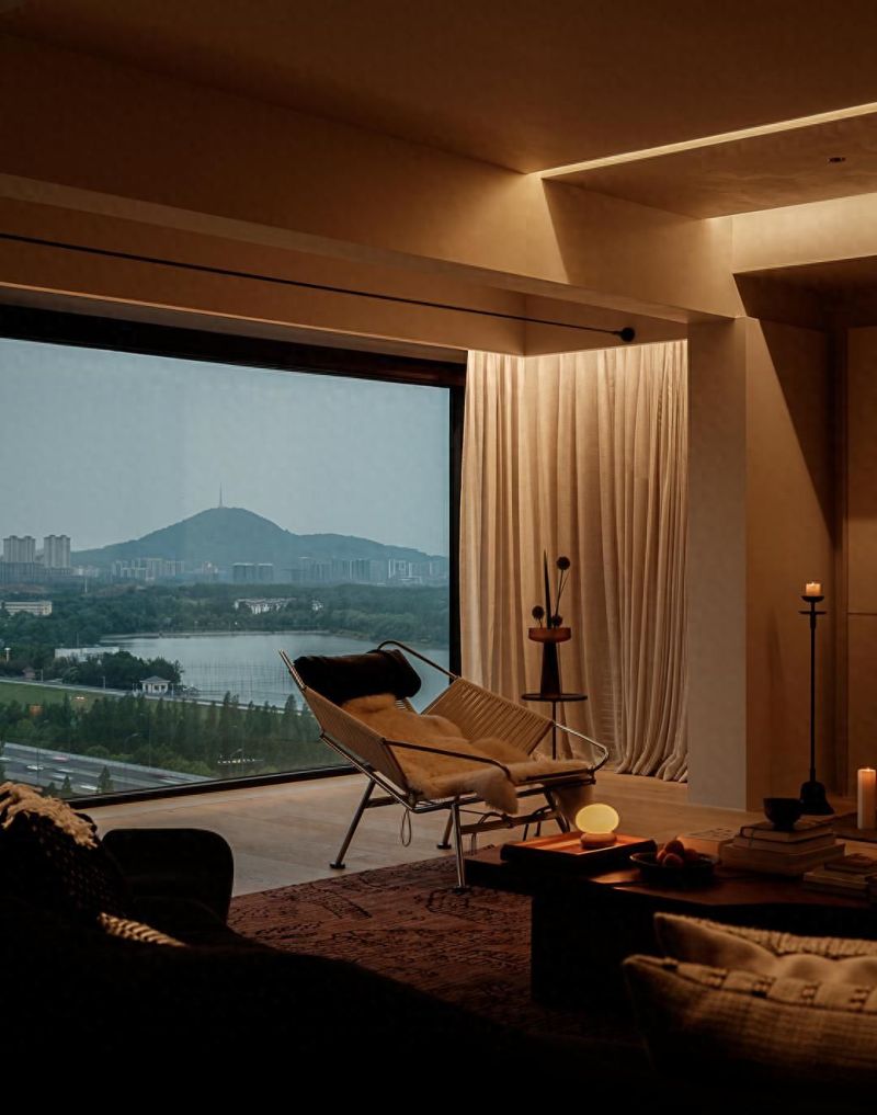 220㎡侘寂风宅邸，年轻人的治愈系理想家，宅到地老天荒也不腻