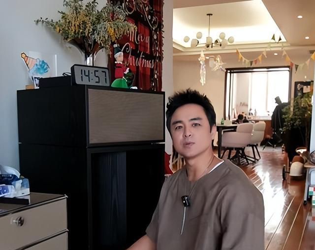 45岁男星晒上海新家！4万电视柜，15万沙发，没戏拍日子照样舒坦 - 家居知识