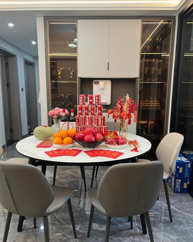 辛苦一年终于乔迁入住，装修现代轻奢风格，全屋很漂亮，很喜欢 - 家居知识