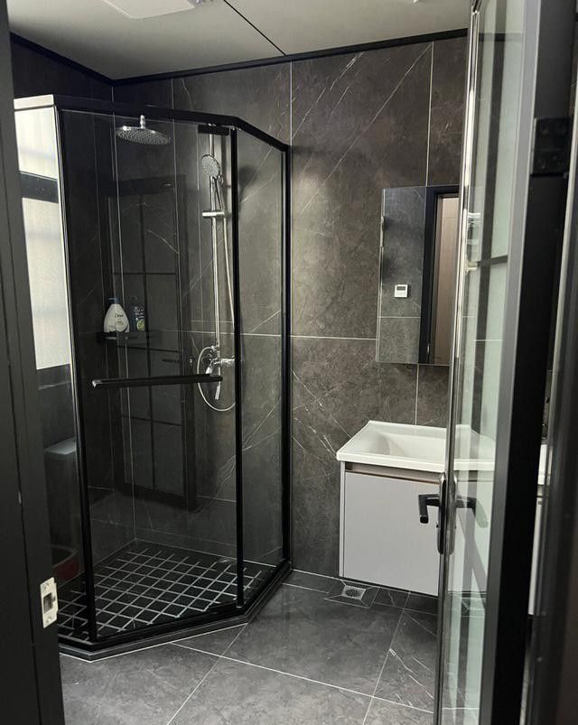 辛苦一年终于乔迁入住，装修现代轻奢风格，全屋很漂亮，很喜欢 - 家居知识