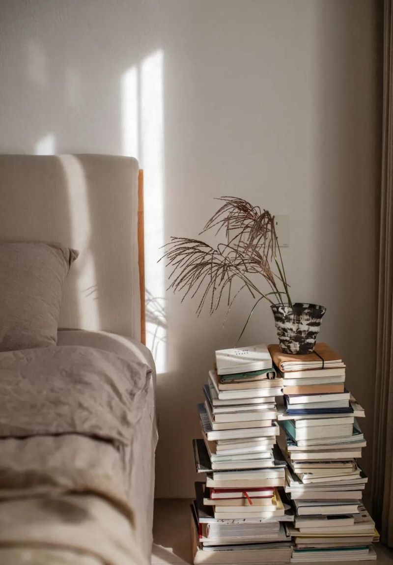 “床头柜”正在退出国人家庭，年轻人有新选择，更高级更实用 - 家居知识