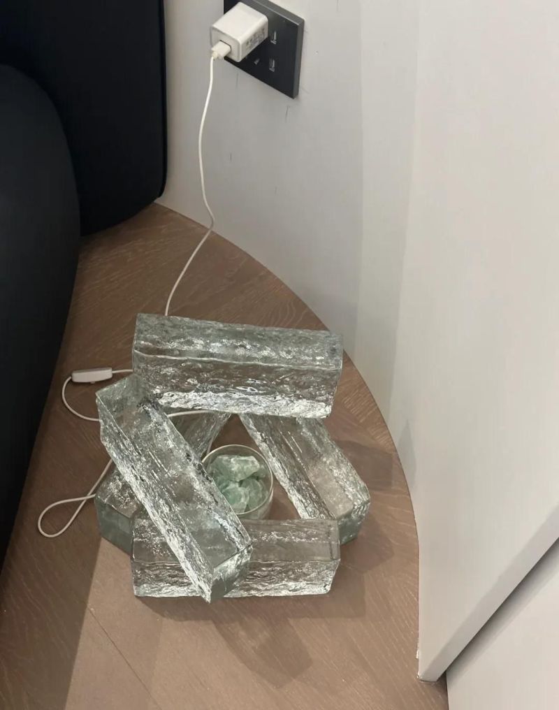 “床头柜”正在退出国人家庭，年轻人有新选择，更高级更实用 - 家居知识