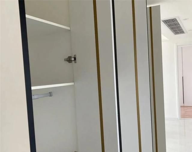 定制衣柜时，别问老板“多少钱”，真正懂行的，一般问这9个问题 - 家居知识