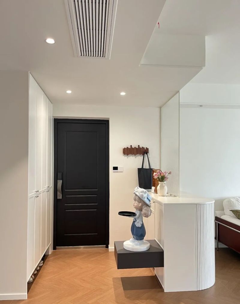 进门没有玄关怎么做鞋柜？看完年轻人家的设计，我真想砸了重装 - 家居知识