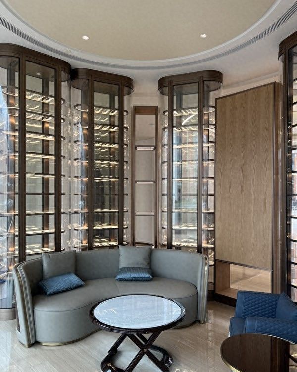 酒柜定制全指南，品牌对比、价格解析与靠谱推荐