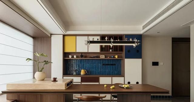 设计师以复古、包豪斯与孟菲斯混搭风格为基调进行改造 - 家居知识