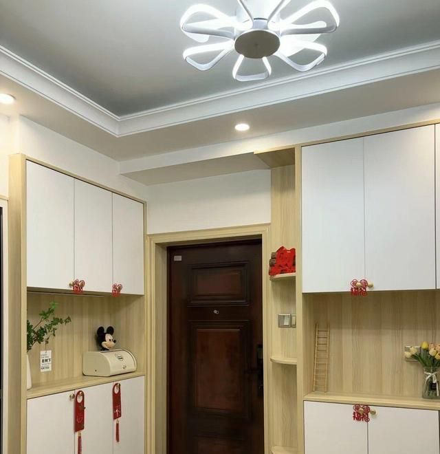 6种最丑的全屋定制柜子设计！大牌板材秒变土味现场，你踩坑了吗 - 家居知识