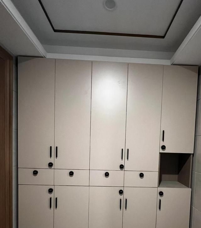 6种最丑的全屋定制柜子设计！大牌板材秒变土味现场，你踩坑了吗 - 家居知识