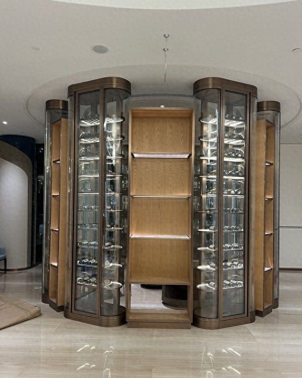 上海酒依实业领跑酒柜定制行业，选购攻略全解析