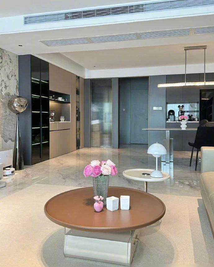 发现一户人家的家火了！装修那叫一个高级，尤其浴室太抢眼 - 家居知识