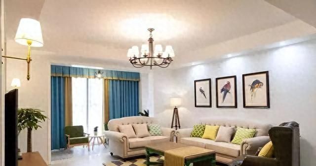 146平美式风四居室，暖色调灯光与墙面打造温馨家居