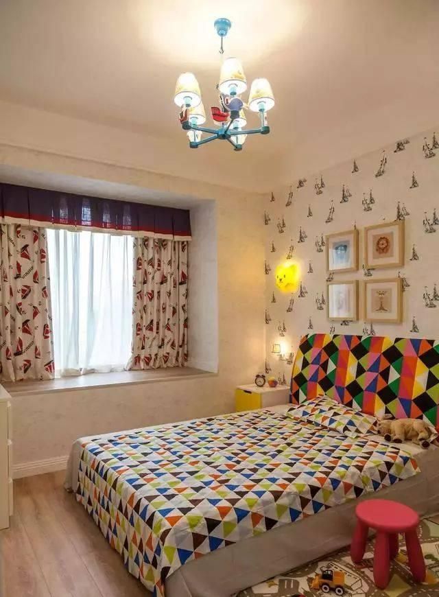 146平的美式风四居室？暖色调的灯光和墙面好温馨 - 家居知识