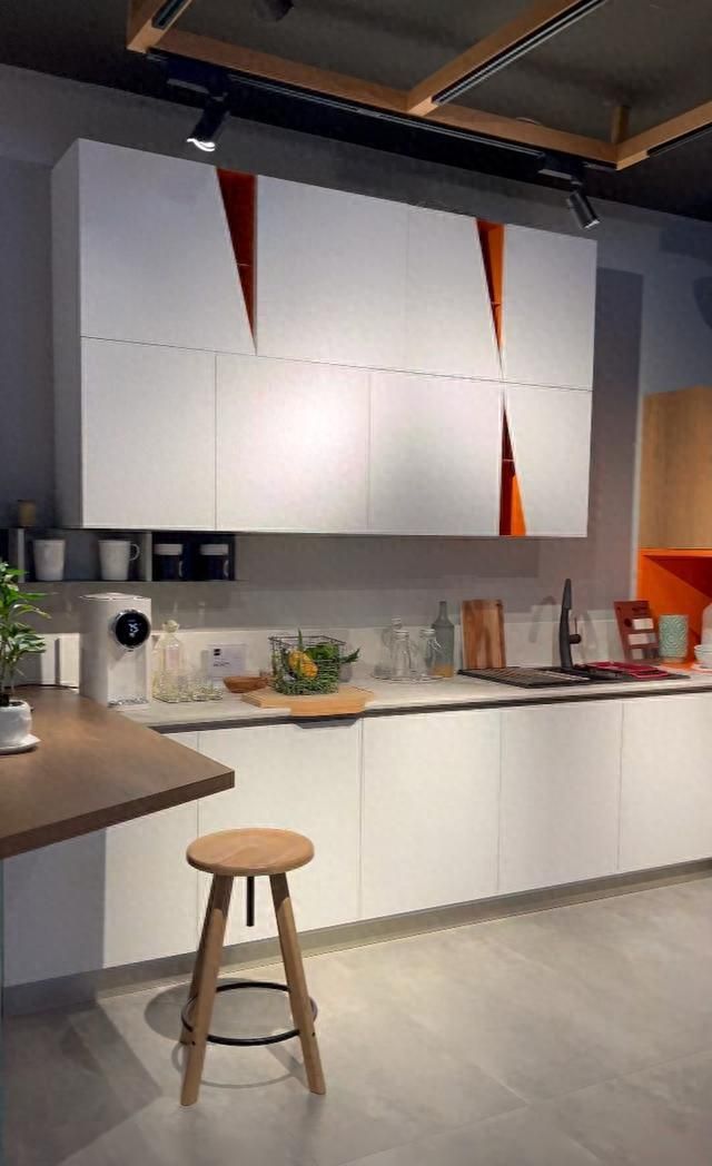 揭秘靠谱衣柜定制服务，助你打造理想家居空间