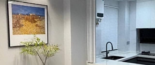 成都女子极简风家居走红，简约设计尽显温馨格调