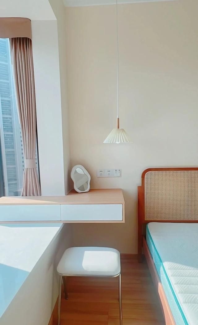 让年轻人的“床头柜平替”惊到了！只要换一个思路，既省钱又实用 - 家居知识