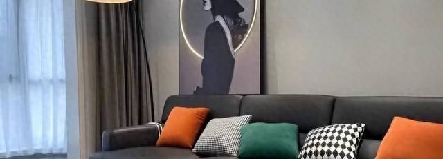 成都女子极简风家居走红，简约设计诠释温馨生活