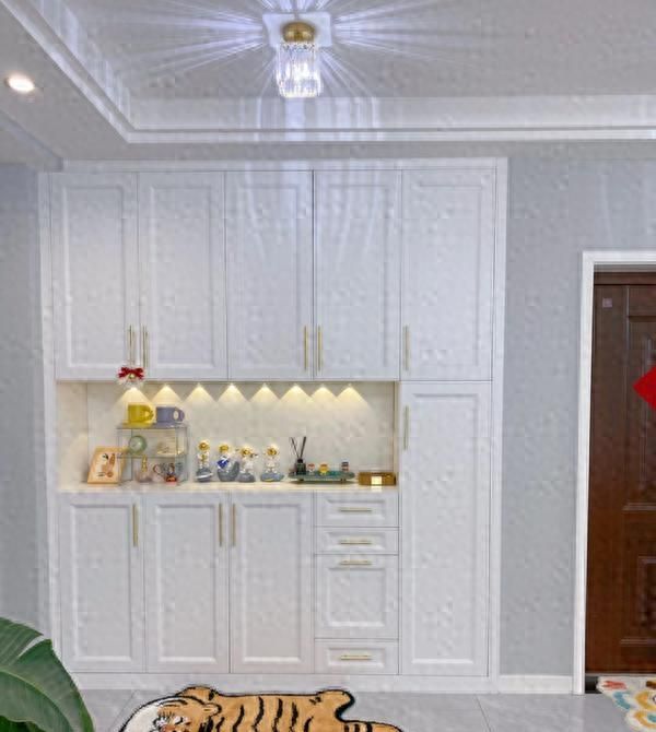 这才是普通家庭的理想装修，简约温馨又实用，住着超舒适