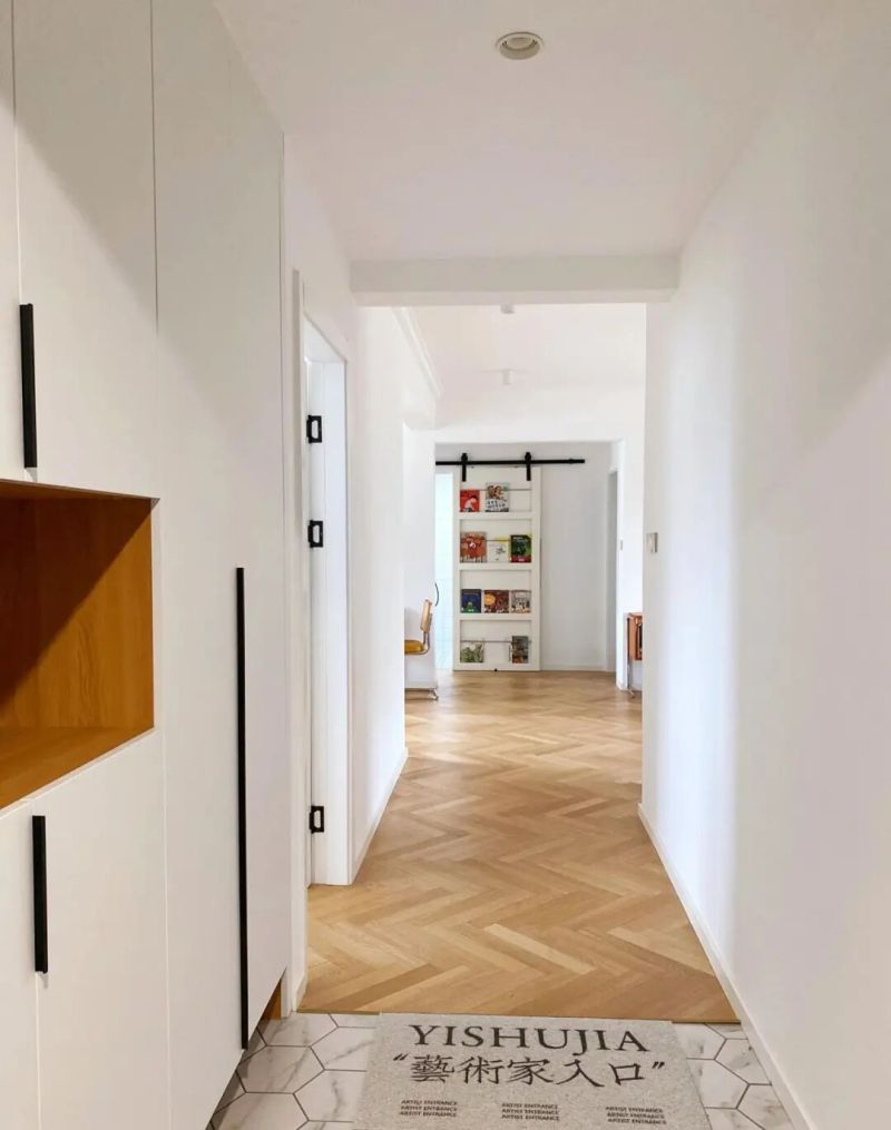 进门就能看见厕所怎么办？看看年轻人家里的设计，那叫一个高级 - 家居知识