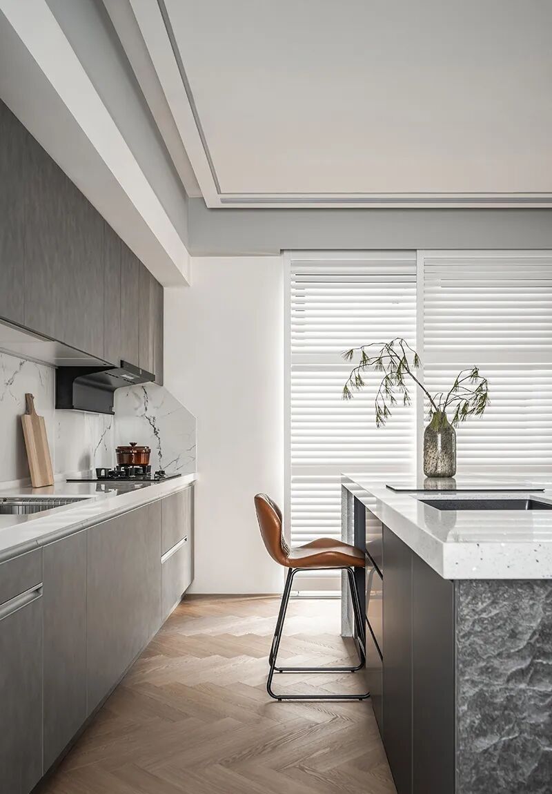 一家四口住进281㎡意式透天，浮岛设计拿捏全家松弛感 - 家居知识