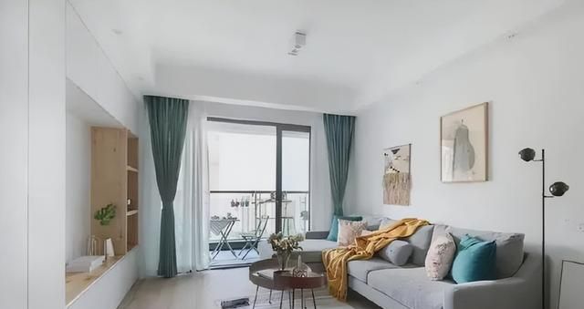 北欧风新房入户，绿色的装点加上原木的设计，清新舒适又美观！ - 家居知识