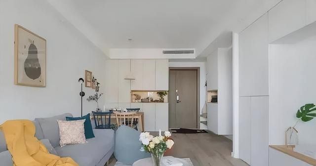 北欧风新房入户，绿色的装点加上原木的设计，清新舒适又美观！ - 家居知识