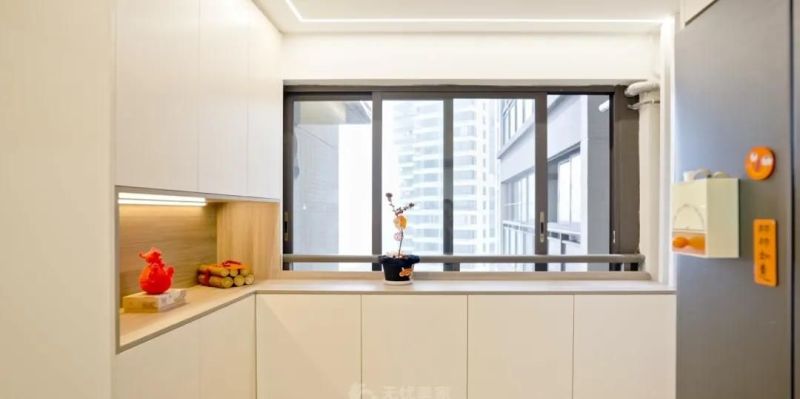 进门没有玄关，怎么办？看完这11个真实人家的设计，我想砸了重装 - 家居知识