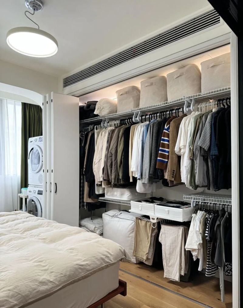 年轻人不做定制衣柜了？学网友的衣柜做法，只挂不叠，收纳力好强 - 家居知识