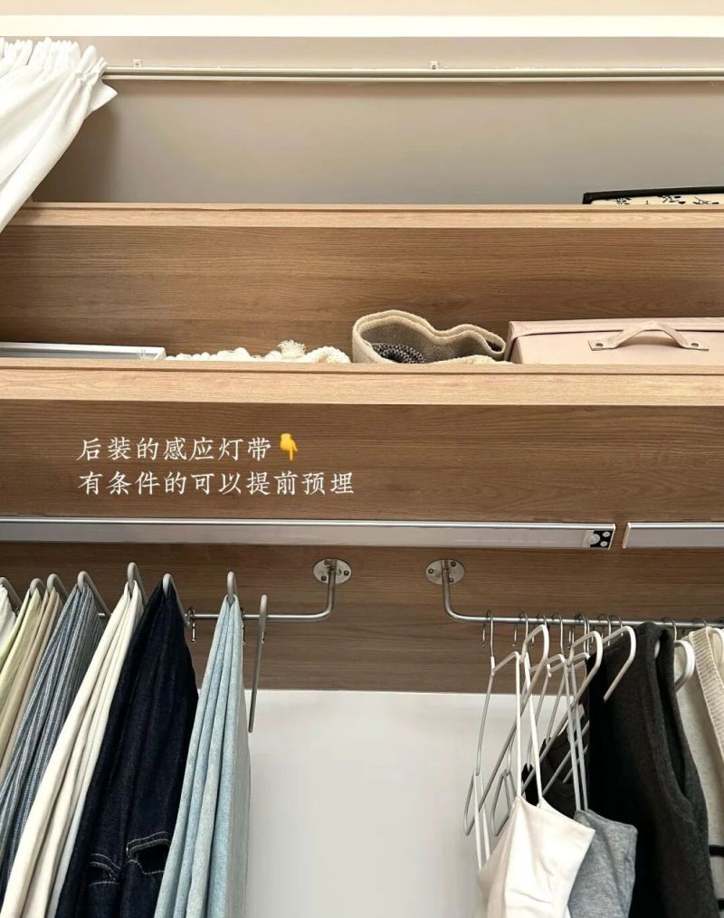 年轻人不做定制衣柜了？学网友的衣柜做法，只挂不叠，收纳力好强 - 家居知识
