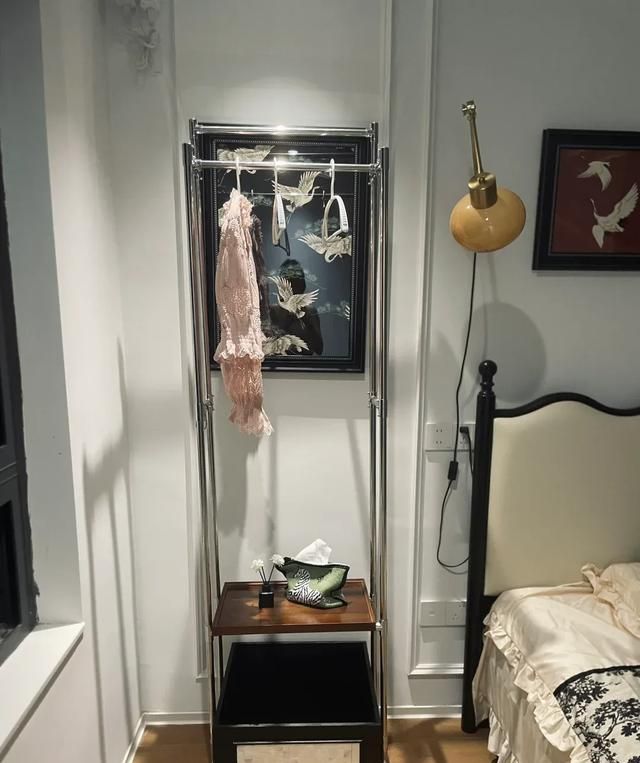 “床头柜”正在退出国人家庭，年轻人有新选择，更高级更实用 - 家居知识