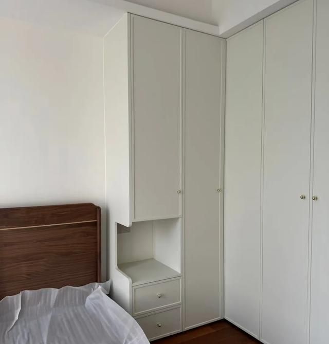 “床头柜”正在退出国人家庭，年轻人有新选择，更高级更实用 - 家居知识