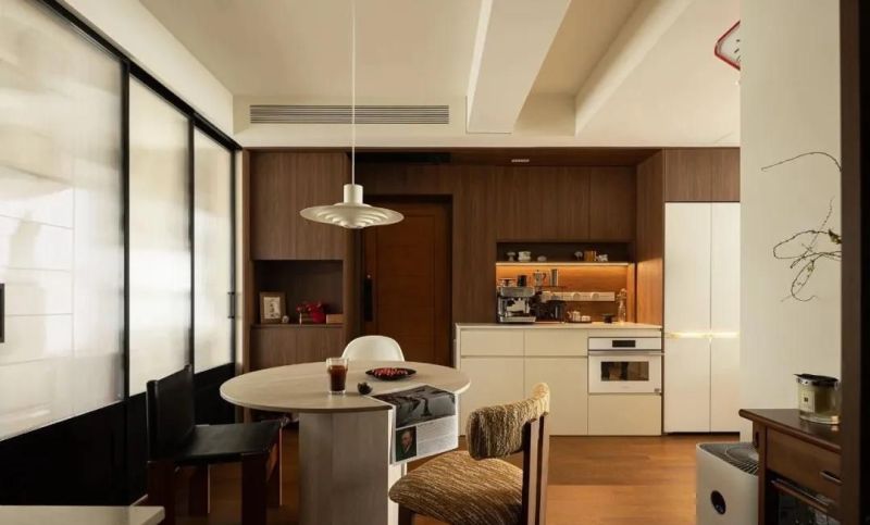 谁说小户型只能将就？95㎡二居中古风与包豪斯的优雅共生 - 家居知识