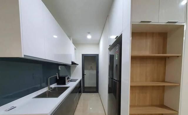 75㎡三口之家，一进门就能看到餐厅！加个多功能置物架，隔断正好 - 家居知识