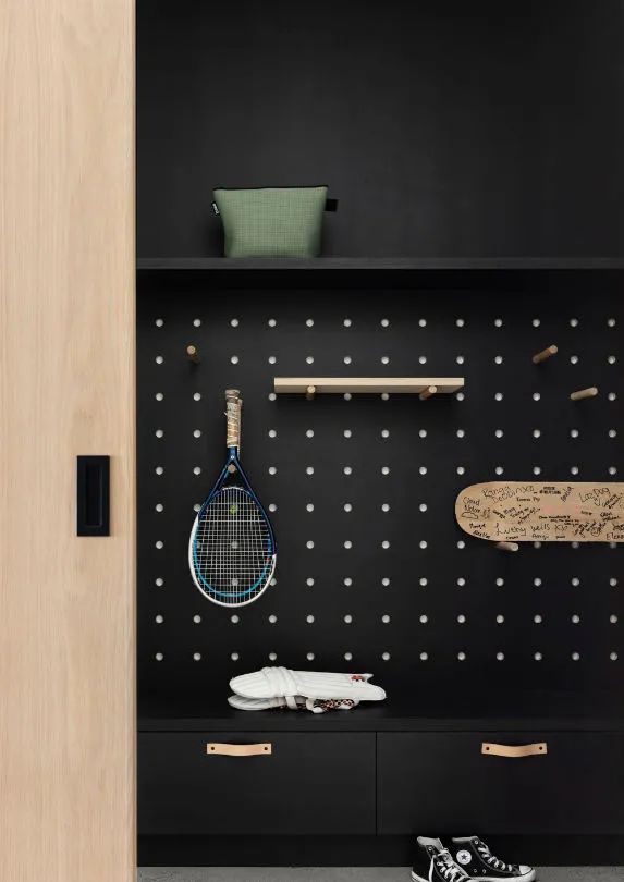 原木+高级黑，绝配 - 家居知识