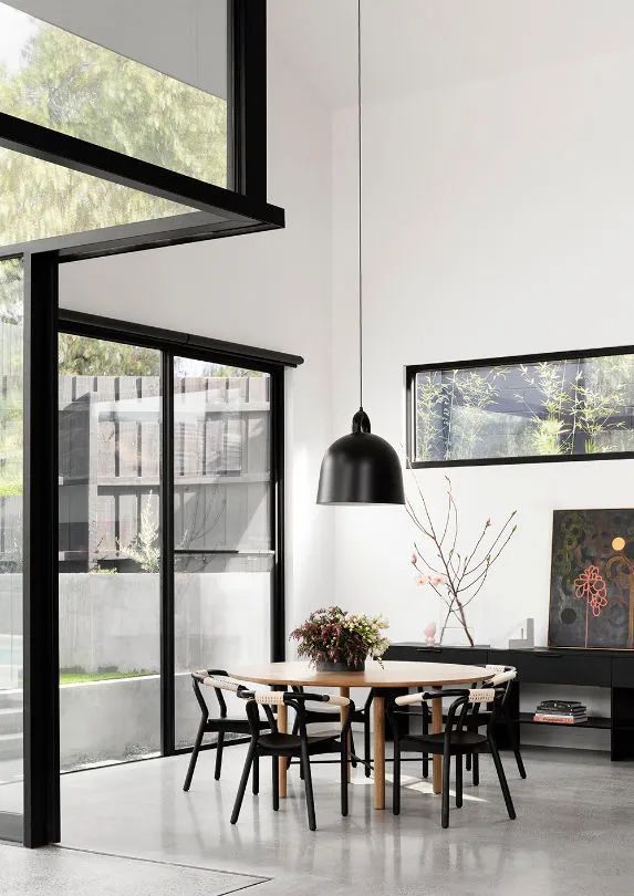 原木+高级黑，绝配 - 家居知识