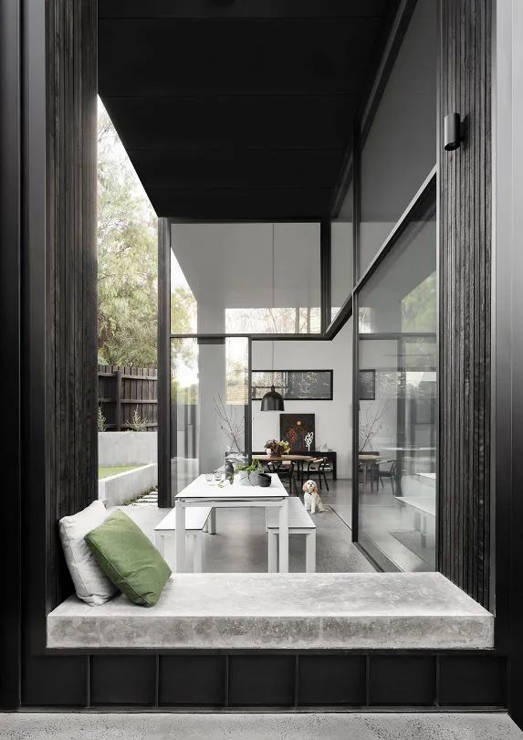 原木+高级黑，绝配 - 家居知识