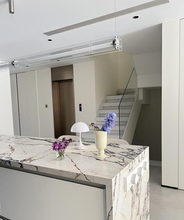 上海设计师｜这套意式极简复式，落地即封神🔥 - 家居知识