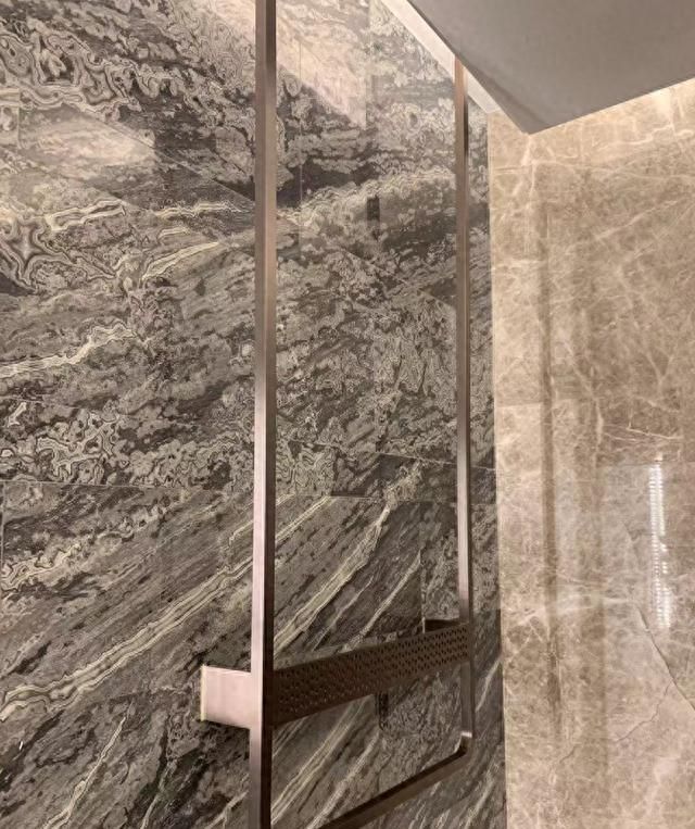 不锈钢家具定制厂家价格解析，橱柜、酒柜如何选择？