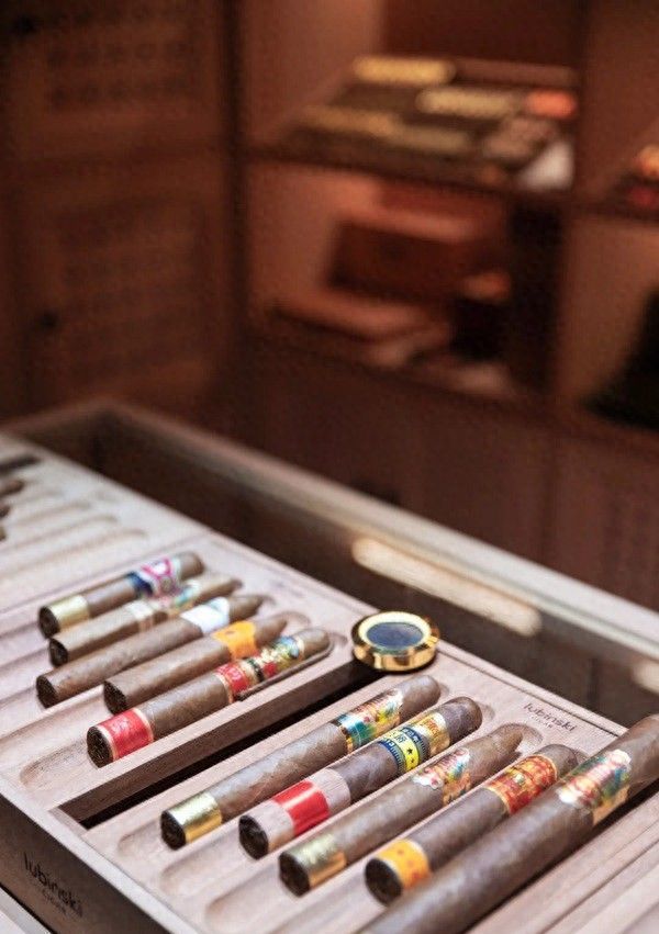 地下室酒柜定制品牌推荐，高性价比酒窖酒柜公司盘点