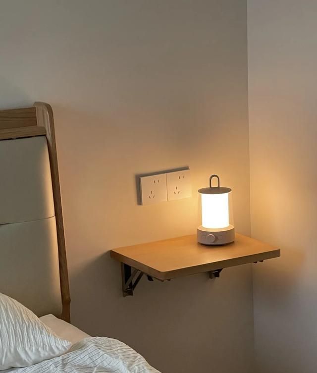 “床头柜”已逐渐退出中国家庭！看看年轻人的新型做法，美观实用 - 家居知识