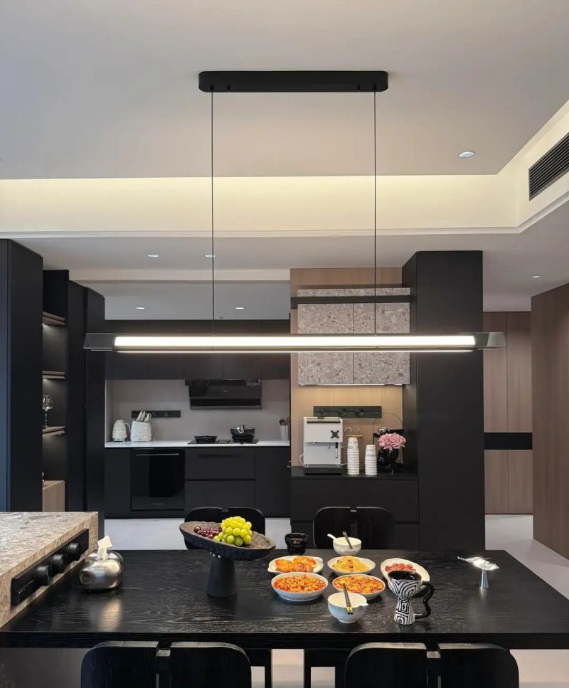 140㎡意式极简：砸阳台弃榻榻米，7米横厅住出松弛感 - 家居知识