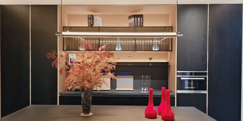 揭秘全屋定制工厂，能做极简吊滑门和北欧风格书柜，靠谱吗 - 家居知识