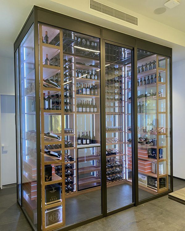 探寻亚克力酒柜定制公司，哪家品牌性价比更高 - 家居知识