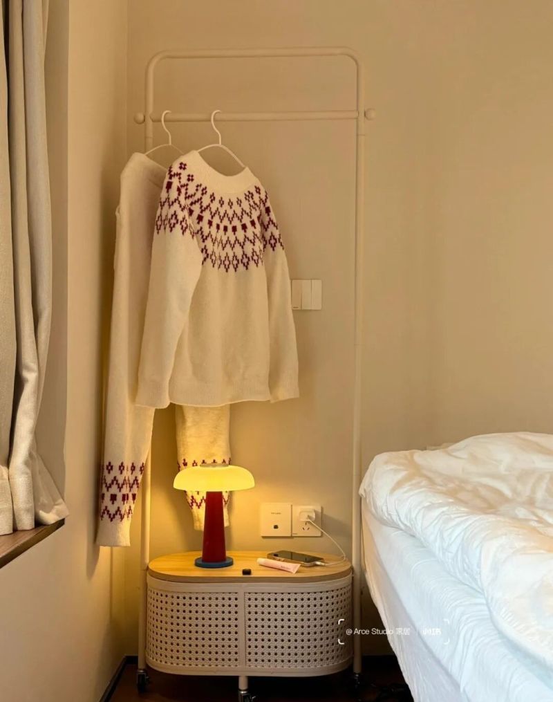 “床头柜”正逐渐退出中国家庭？看了年轻人的做法后，发现很实用 - 家居知识