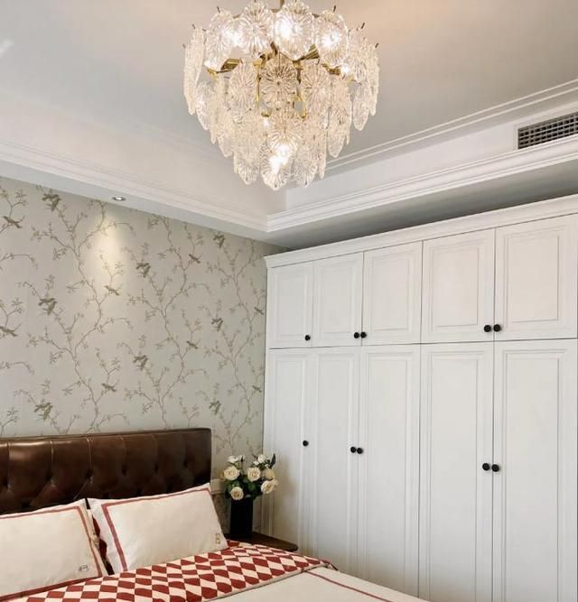 上海一独居女子的家，装修那叫一个高级，其中床尾最为抢眼 - 家居知识