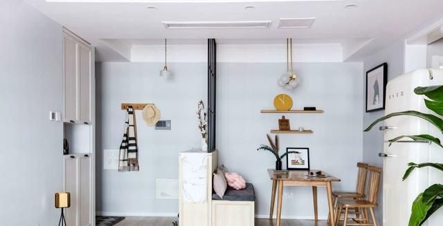 进门就是客餐厅，她家这样做隔断，一点不尴尬！太好抄了 - 家居知识