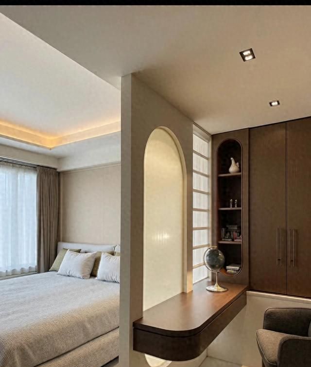 小卧室逆袭！1㎡巧变实用衣帽间，收纳空间翻倍