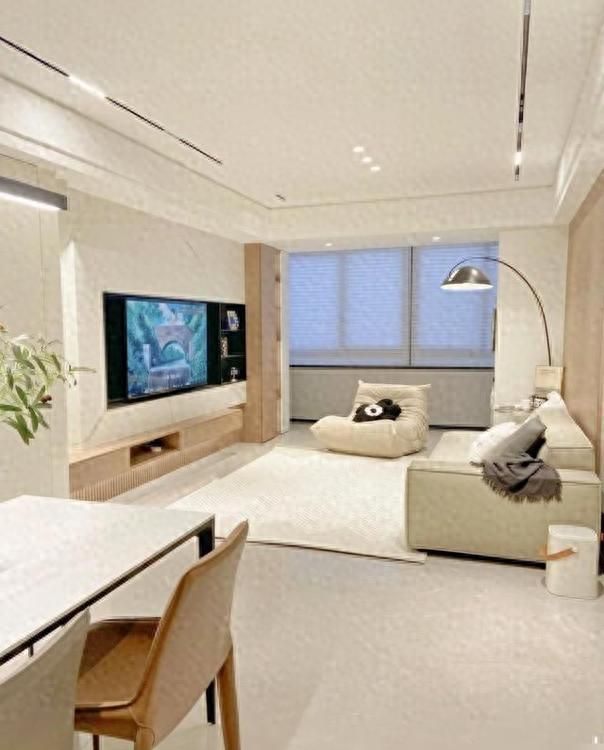 浙江小夫妻极简风装修走红网络，不盲从潮流，简约耐看成亮点