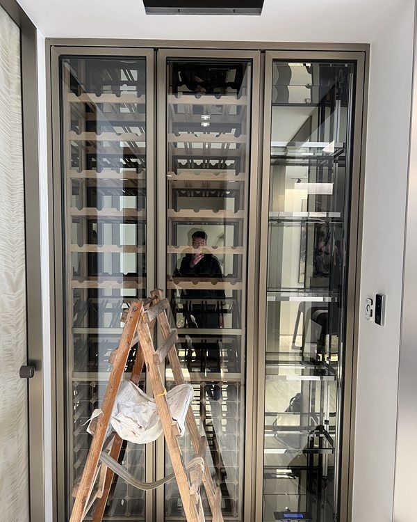 剖析比较不错的酒柜定制专业公司，价格与质量如何平衡 - 家居知识